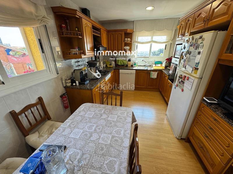 Foto 0446adb9-82e5-424d-90a7-58a508484b27. Xalet amb calefacció aparcament piscina a Torrent Ballester Viladecans