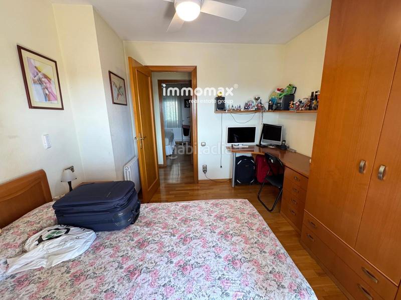 Foto 68123aa2-6229-4cfe-896d-df20c7a1b022. Xalet amb calefacció aparcament piscina a Torrent Ballester Viladecans