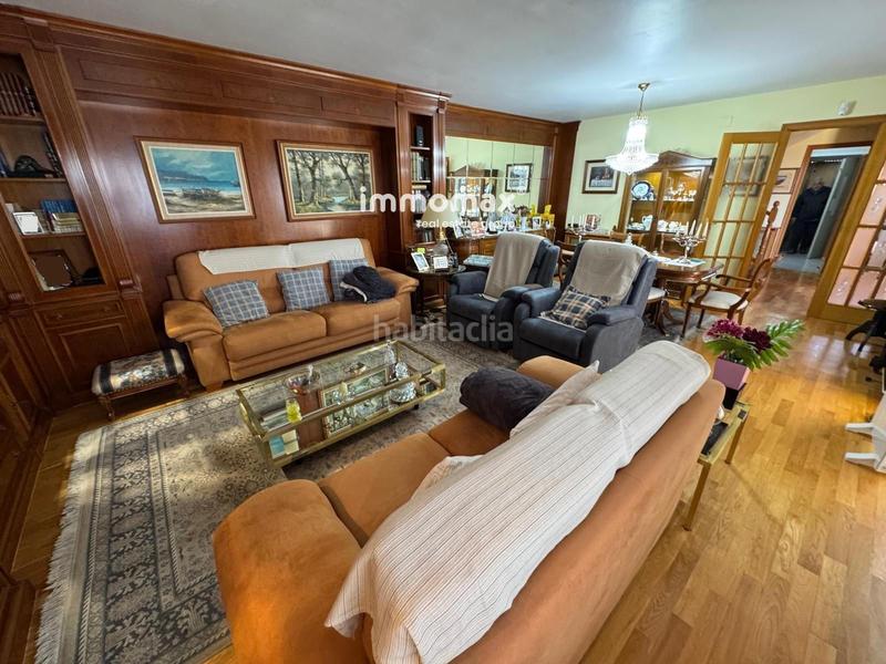 Foto 92fda9eb-f50c-464c-865b-40731700bfc4. Xalet amb calefacció aparcament piscina a Torrent Ballester Viladecans