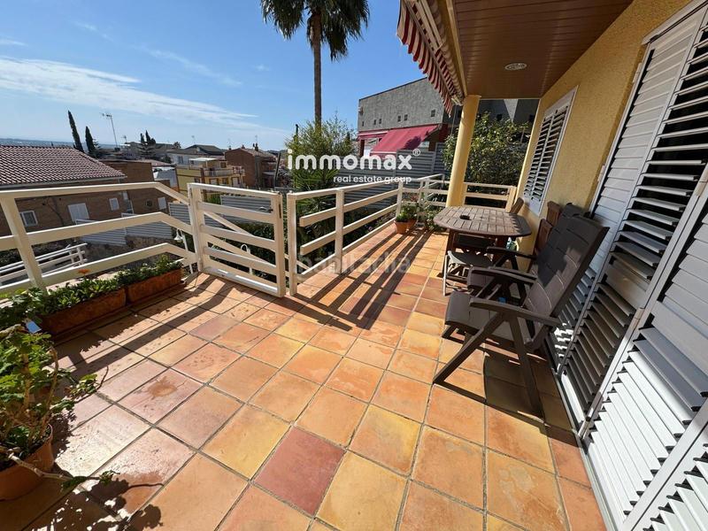 Foto c007a609-3b31-4d7c-b880-14ddf2bd339d. Xalet amb calefacció aparcament piscina a Torrent Ballester Viladecans