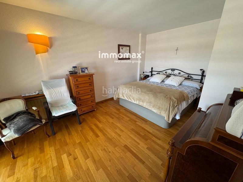 Foto d1f3854b-ea9b-46d6-8296-410931e24ac0. Xalet amb calefacció aparcament piscina a Torrent Ballester Viladecans