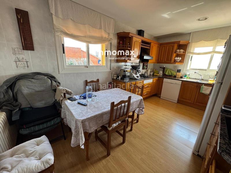 Foto e2b9d593-ebf0-4fb4-9739-fceb4a7213c5. Xalet amb calefacció aparcament piscina a Torrent Ballester Viladecans