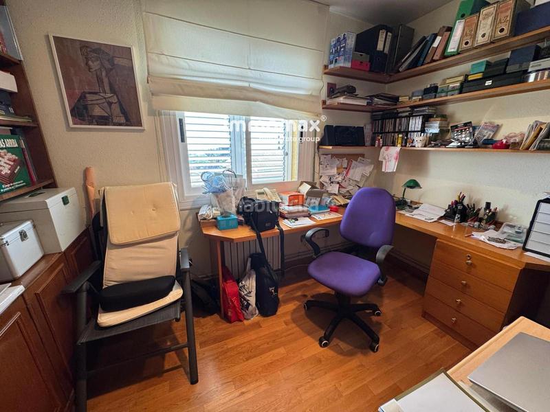 Foto f9360dbf-2bbb-4e0a-93a7-558726fbdf4d. Xalet amb calefacció aparcament piscina a Torrent Ballester Viladecans