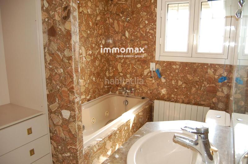 Foto 7b7fa386-1dd8-4b59-9ef9-9fb57534a962. Casa amb calefacció aparcament piscina a Marianao Sant Boi de Llobregat