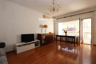 Appartement à Sant Celoni. Piso en primera planta amplio y con terraza
