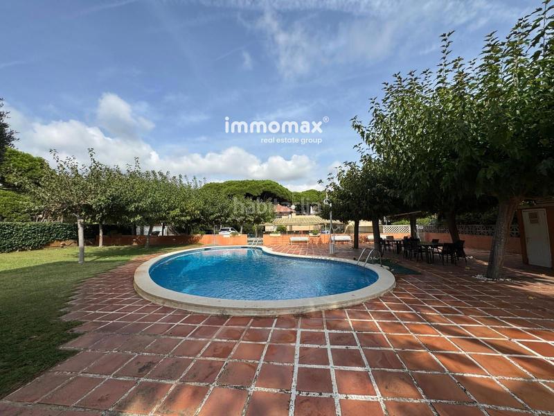 Foto ea2b73cb-3abe-4595-b259-fb6283f9fcf6. Àtic amb aparcament piscina a Gava Mar Gavà