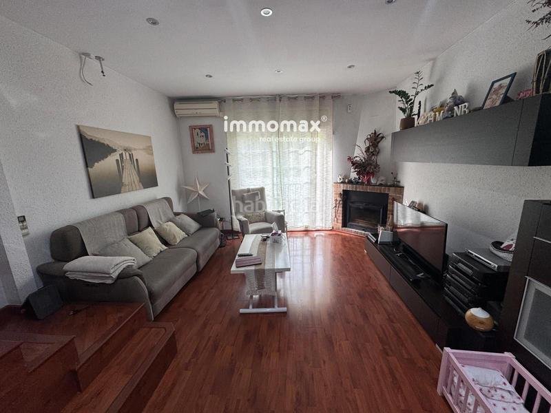 Foto 87e10615-0a60-43ce-ba36-94dc74449f94. Casa con riscaldamento parcheggio in Centre Sant Boi de Llobregat