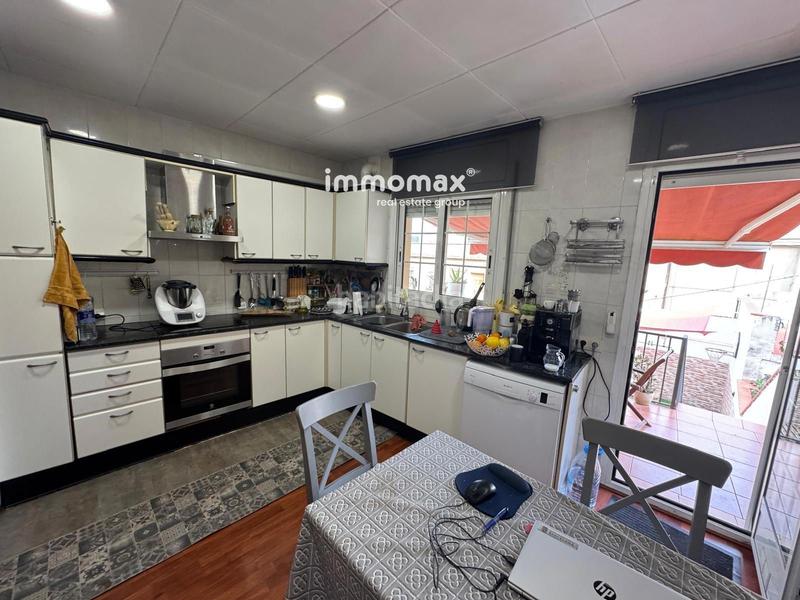 Foto ddd02ed0-a3ac-4eaa-8ffd-c875265cf73f. Casa con riscaldamento parcheggio in Centre Sant Boi de Llobregat