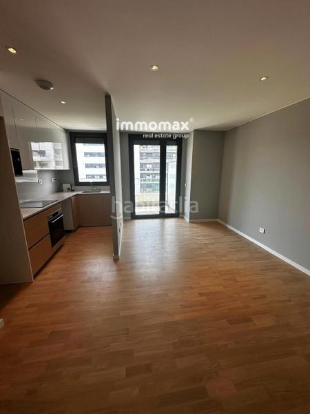 Foto bcbf4cda-5b29-4ed5-ad93-f84dcb49ae3d. Location appartement avec parking piscine dans Gorg Badalona