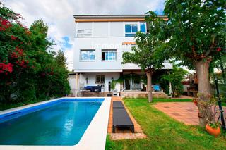 Haus in Montmar. Casa en montemar, castelldefels