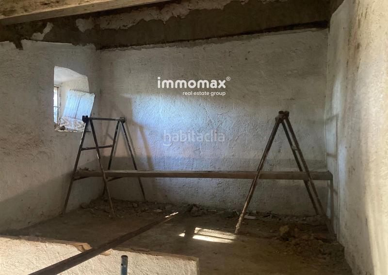 Foto fc7d31db-9bc0-41fd-8bda-fa5d496bc1a6. Finca rústica pequeña casa típica en Godall