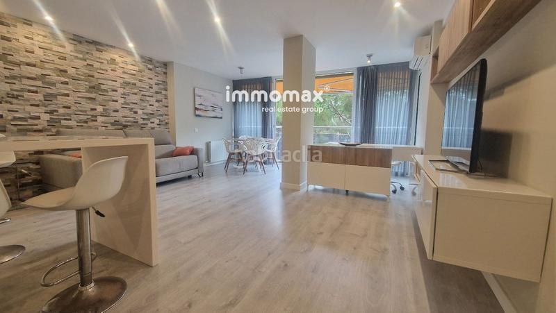 Foto 91637efa-edde-4ad9-8ab4-065e6ae30357. Location appartement avec parking piscine dans Gava Mar Gavà