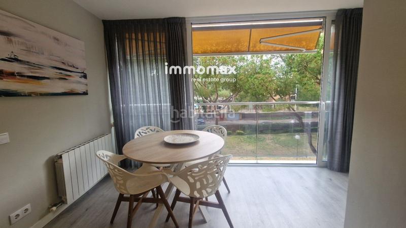 Foto f1e40c4c-0d34-4a22-b9a0-4fe273ecb6f7. Location appartement avec parking piscine dans Gava Mar Gavà