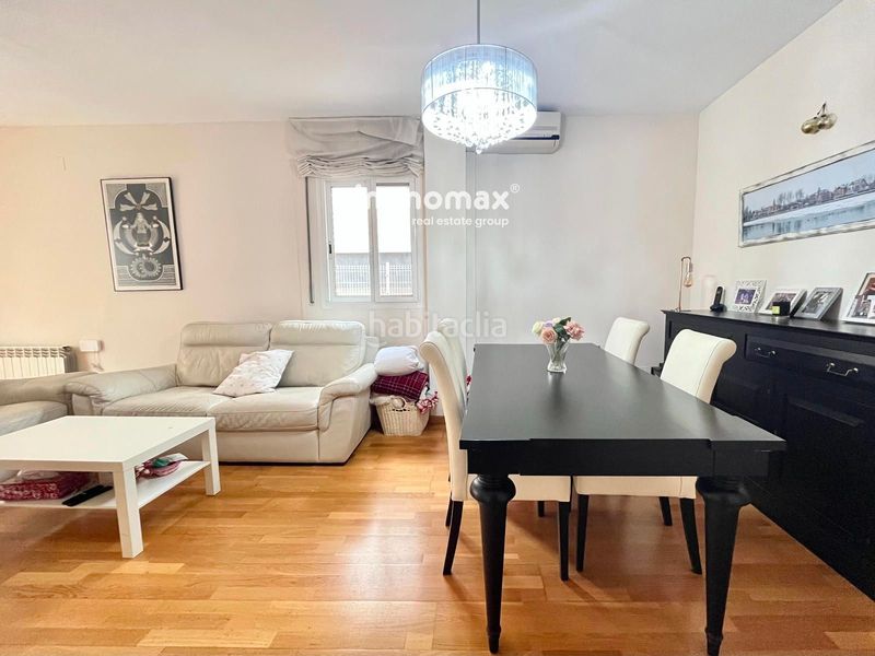 Foto 071795aa-d2a2-4594-8679-a246ea03e2e9. Casa adossada amb aparcament a Montmar Castelldefels