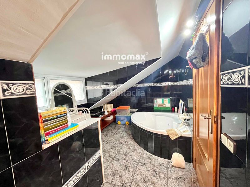 Foto 45b1f0dd-7186-4d80-9545-62251b582b45. Casa adossada amb aparcament a Montmar Castelldefels
