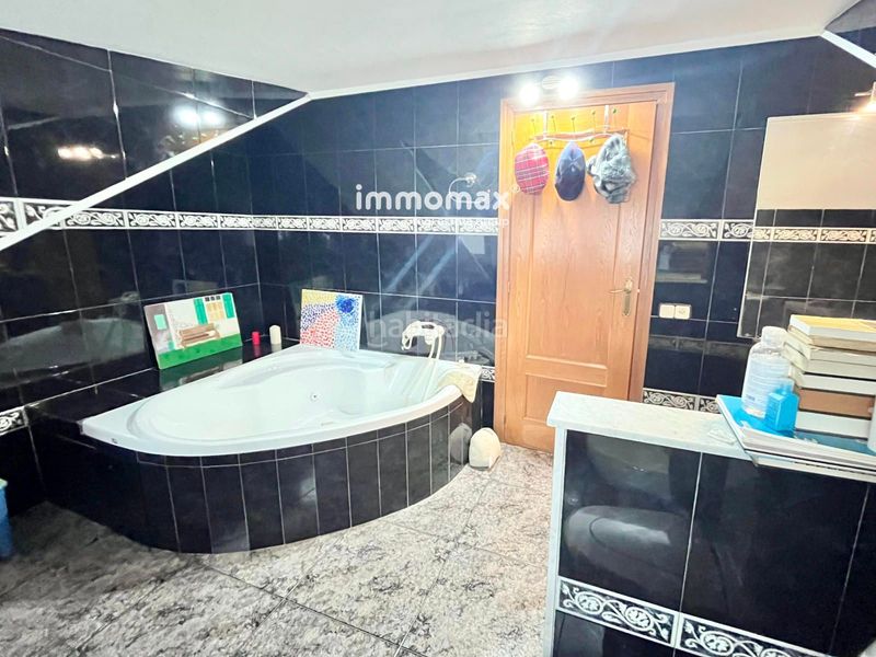 Foto 66a9c892-402b-4e02-9078-155ab21d4560. Casa adossada amb aparcament a Montmar Castelldefels
