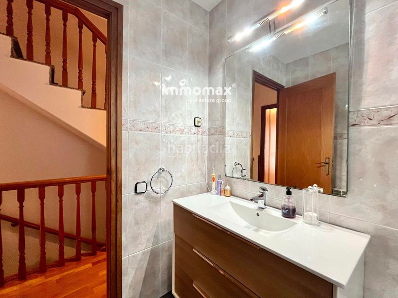 Foto fbb3ff8d-78af-4457-91d1-2d5271df906b. Casa adossada amb aparcament a Montmar Castelldefels