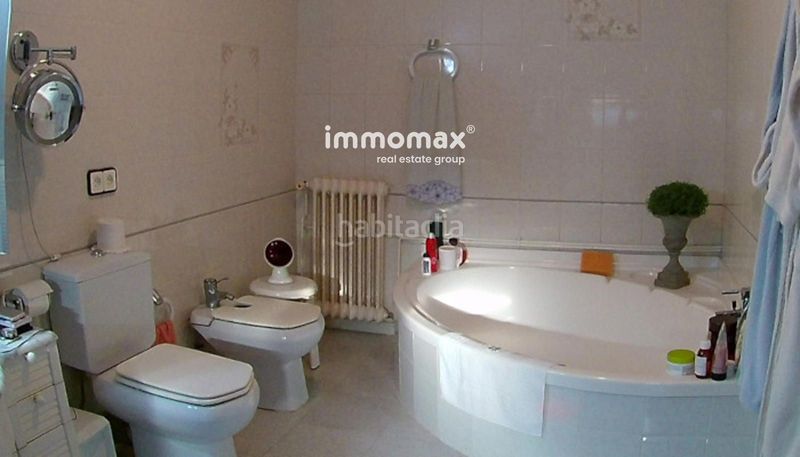 Foto b1e31b6e-a6e1-4a49-9af2-23979ef4b079. Xalet amb calefacció aparcament piscina a La Miranda-Can Candeler Sant Just Desvern