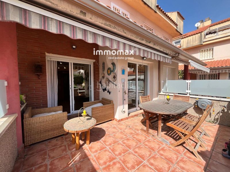Foto d6576d81-41c8-4d64-b5b9-ed5cf2544719. Casa adossada amb calefacció aparcament piscina a Cubelles