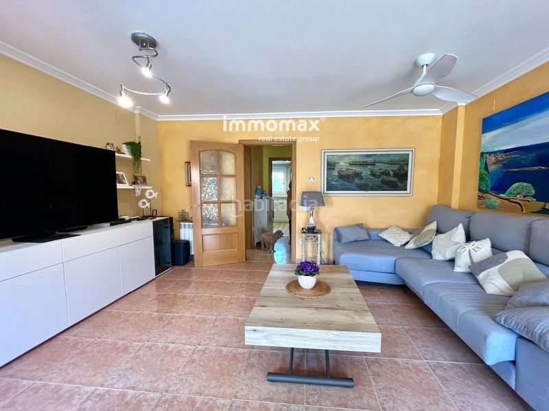 Foto e716d64f-9712-480e-bca5-e497ea703184. Casa adossada amb calefacció aparcament piscina a Cubelles