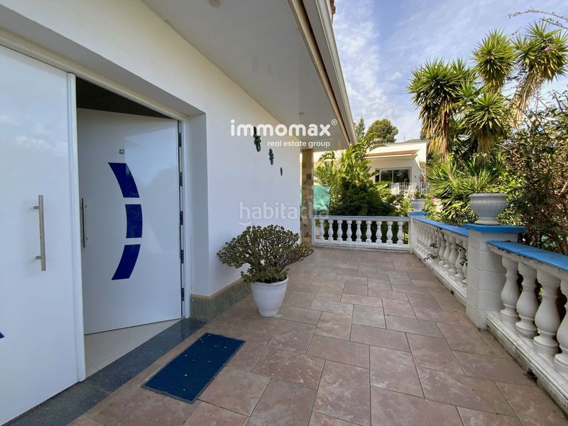Foto 0d8a1f54-5fa4-41cf-af84-007d5c3bb3c2. Casa amb aparcament piscina a Montmar Castelldefels
