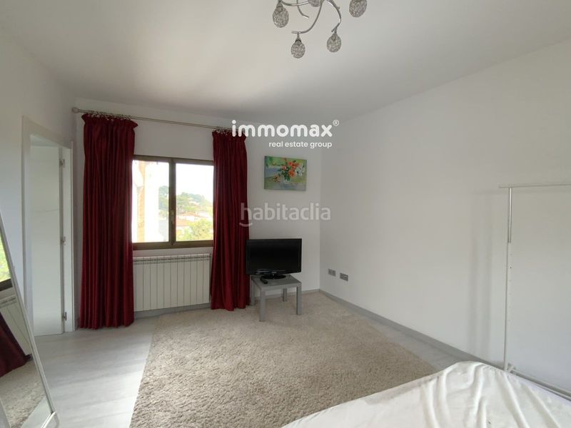 Foto 0e2fc911-8c02-4ce0-afbc-847b8c3480e2. Casa amb aparcament piscina a Montmar Castelldefels