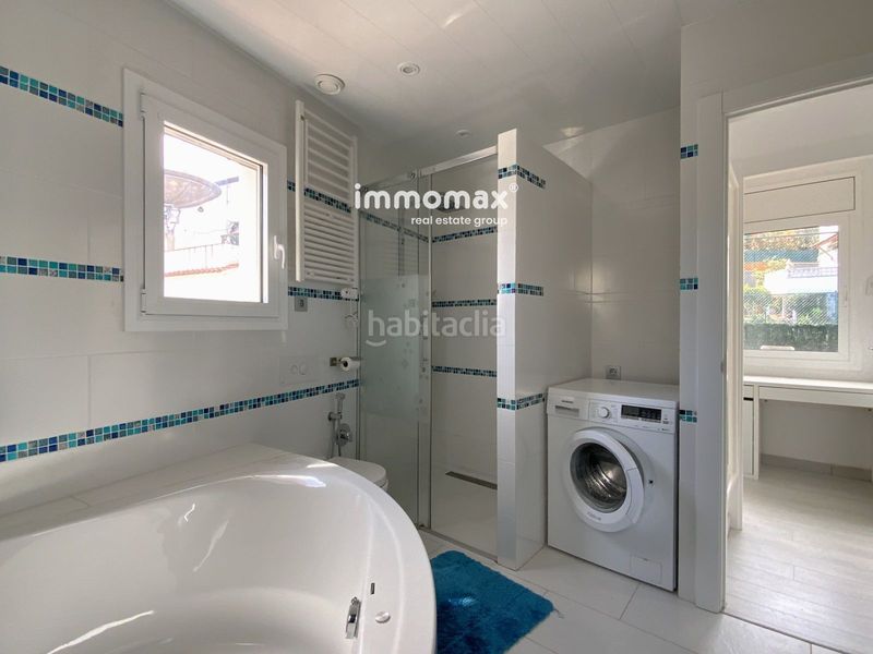Foto 2174d5bd-7559-4f42-9569-21757336bc56. Casa amb aparcament piscina a Montmar Castelldefels