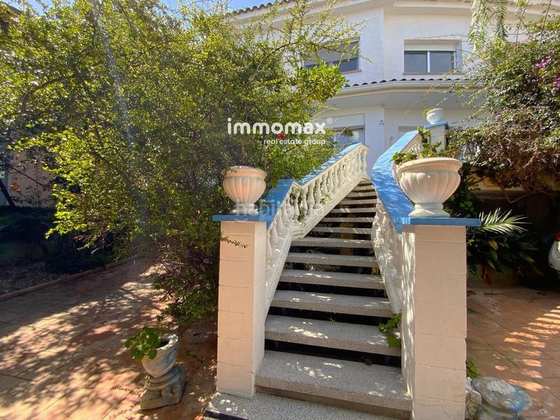 Foto 62b6b2ca-f1d9-4ab3-91e3-3398f69f0fc7. Casa amb aparcament piscina a Montmar Castelldefels
