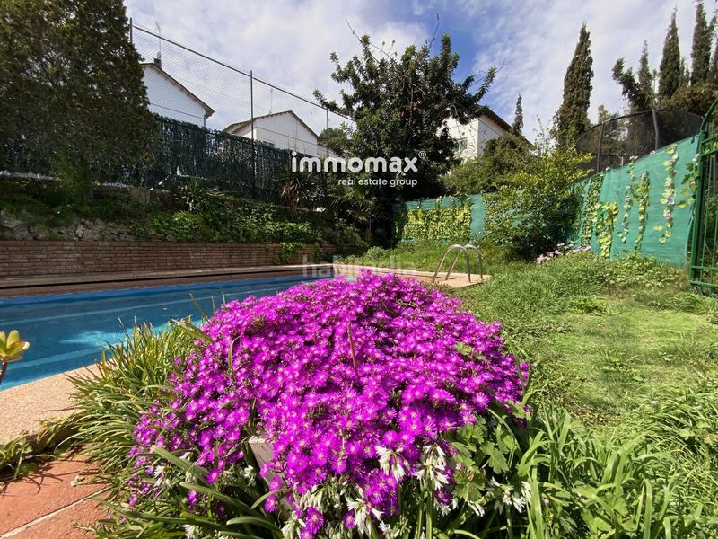 Foto 68f6294e-a4d9-48bb-b46a-5babebe5bf03. Casa amb aparcament piscina a Montmar Castelldefels