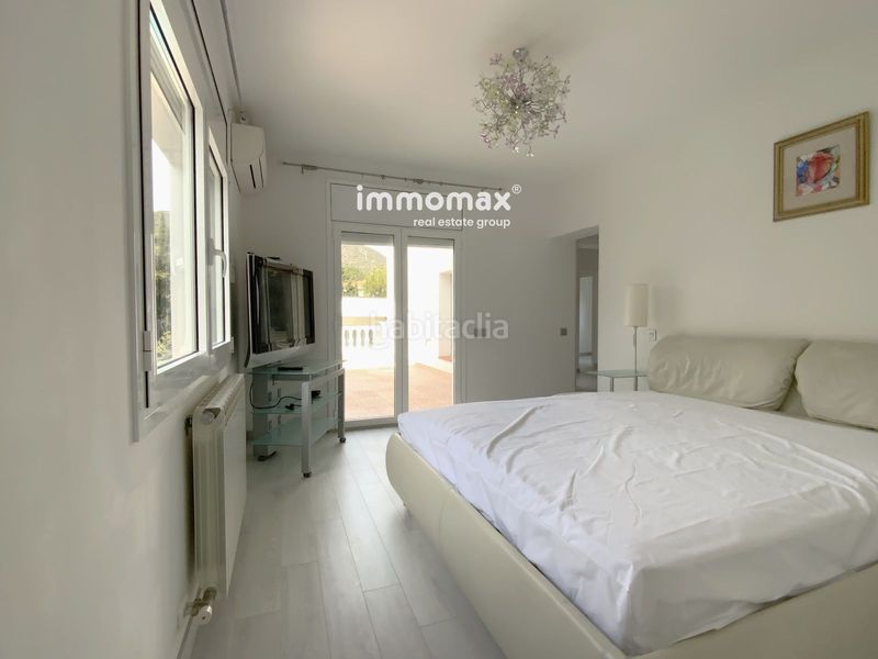 Foto 9de8e69c-b1cd-47a7-ad99-f134e3be2890. Casa amb aparcament piscina a Montmar Castelldefels