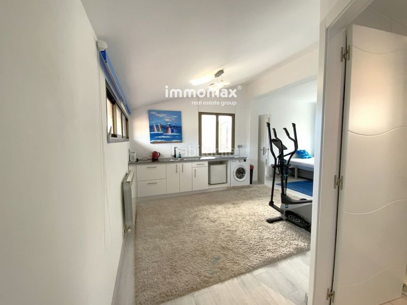 Foto ae3b7ce7-a974-4b75-9854-9dbf9a3cb0de. Casa amb aparcament piscina a Montmar Castelldefels
