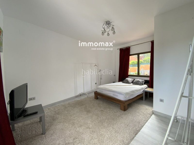 Foto af088b64-aa0c-450d-91f4-ec7b53a929dd. Casa amb aparcament piscina a Montmar Castelldefels