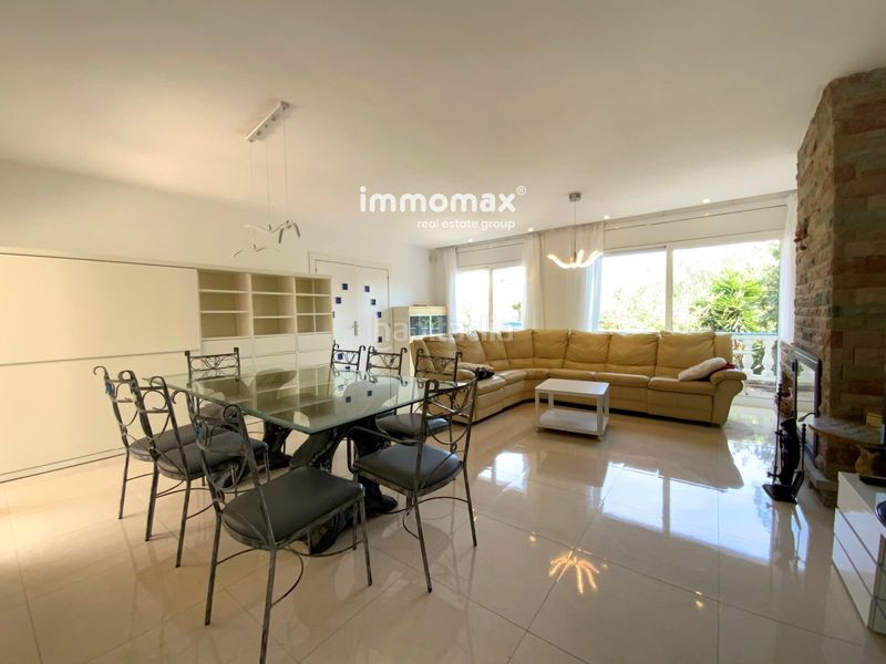 Foto b10f83c6-b6fc-4d5e-9138-8b81cd4cad07. Casa amb aparcament piscina a Montmar Castelldefels