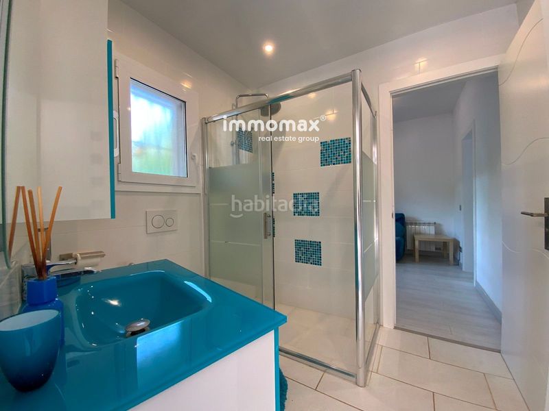 Foto c674cc19-f5ed-4067-858c-53cf6ecf2717. Casa amb aparcament piscina a Montmar Castelldefels