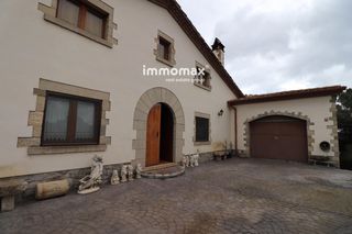 Casa en Gualba. Espectacular casa con estética de masía catalana en gualba!