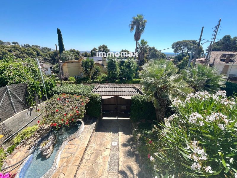 Foto 144e97a2-e0cf-4964-aa12-ded4569efde3. Casa amb aparcament piscina a Montmar Castelldefels