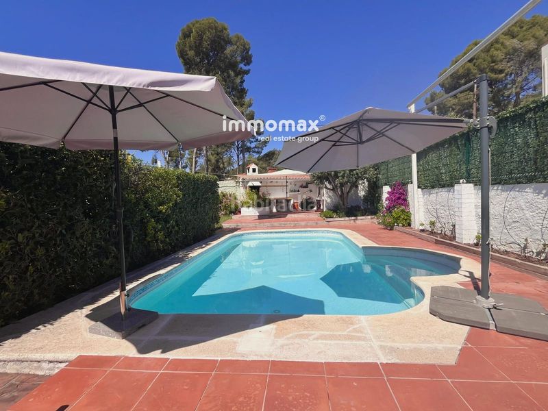 Foto 8ec7461b-7a98-4029-8ca4-1ba688e7c893. Casa amb aparcament piscina a Montmar Castelldefels