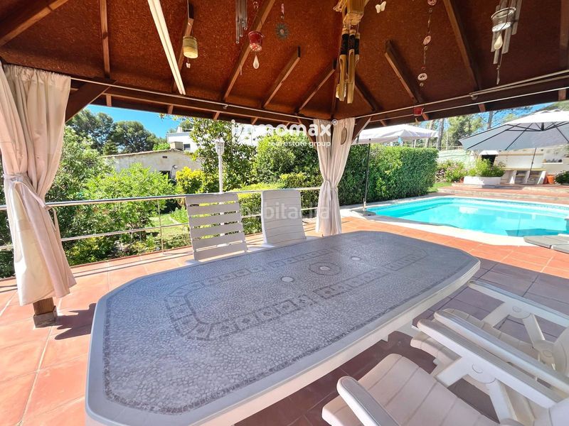Foto be60facc-e9aa-4097-8af2-9880cad4f978. Casa amb aparcament piscina a Montmar Castelldefels