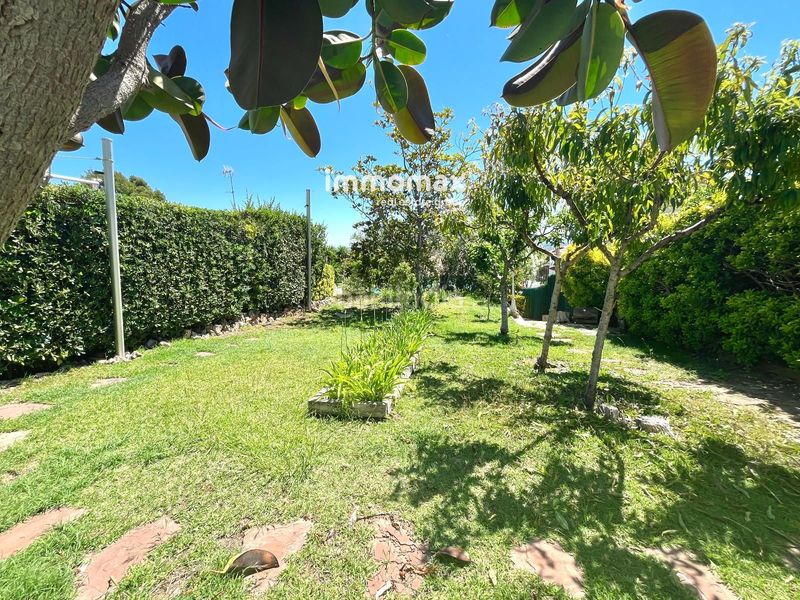 Foto f20ec134-9ee6-46d2-bc91-075ac21b435e. Casa amb aparcament piscina a Montmar Castelldefels