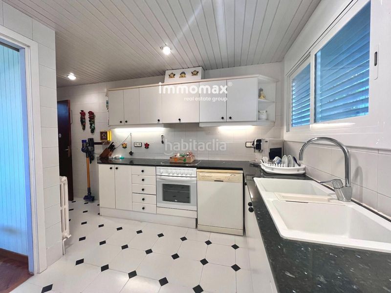 Foto fa4aa14a-3e25-4845-8f55-75edf7af274e. Casa amb aparcament piscina a Montmar Castelldefels