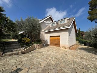 Chalet in Torrelles de Llobregat. Torrelles de llobregat casa en venta