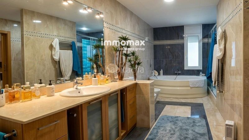 Foto 76c94f9a-8bc9-4da2-bda2-9330598c737e. Chalet  independiente en Castellarnau Sabadell
