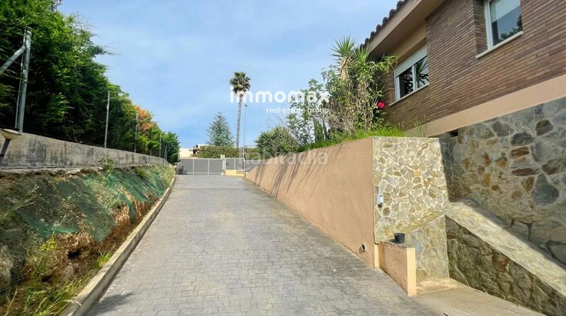 Foto bdc0e51a-d330-4bdf-880d-cac7a28a8e73. Chalet  independiente en Castellarnau Sabadell