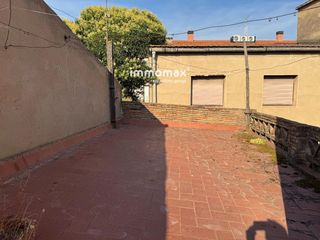 Casa a schiera in Lliçà d´Amunt. Lliçà damunt céntrico edificio con gran potencial