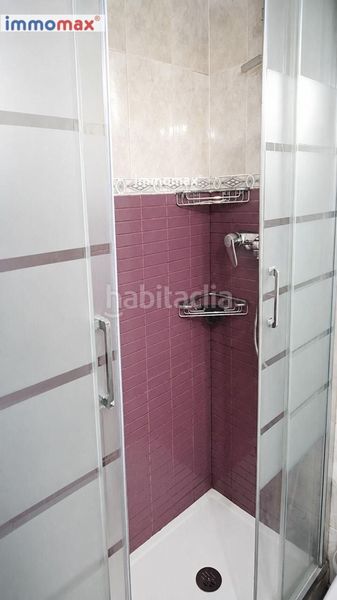 Foto f2145303-3d05-4e72-9bd9-53c81f4bec82. Pis a La Gavarra Cornellà de Llobregat