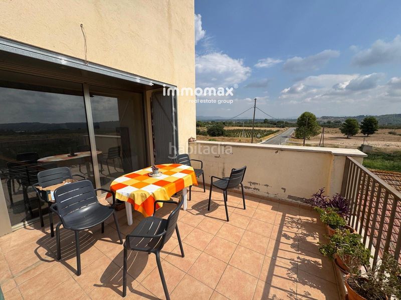 Foto fee4432b-14c6-4b3b-a719-e0f0d94d28f2. Casa adossada amb calefacció a Milà (El)