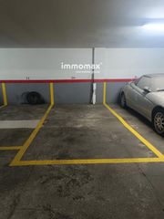 Parking coche en Josep Miquel Quintana