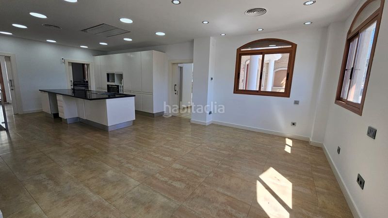 Foto 018c8549-c12e-4b0a-96c3-78b6c7d25fb1. Casa amb calefacció aparcament piscina a Albalat dels Sorells