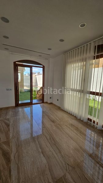 Foto fc8ef881-0ef9-48ec-9cb4-86d812496885. Casa amb calefacció aparcament piscina a Albalat dels Sorells