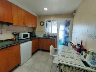 Appartement  Carrer arnau de vilanova. Piso de 3 hab. y dos baño en el centro de vidreres